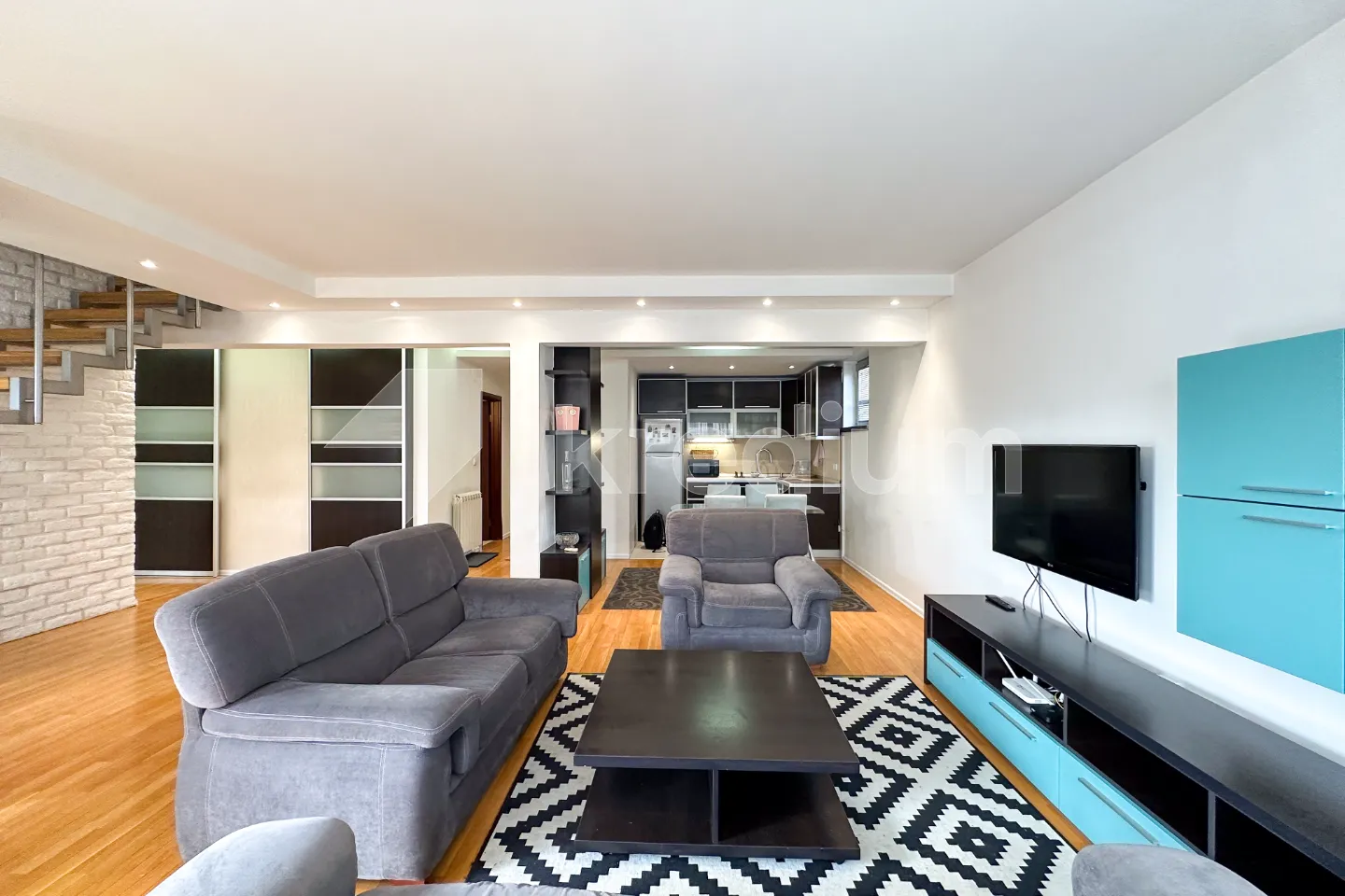 Mitropolita Stratimirovića | Duplex | Uknjižen | Potpuno namešten |  Dve terase